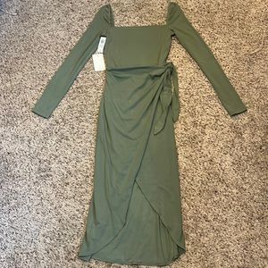 Wilfred/Aritzia Saturn Longsleeve Midi Dress